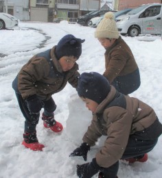 子どもたちは寒くてもへっちゃらです