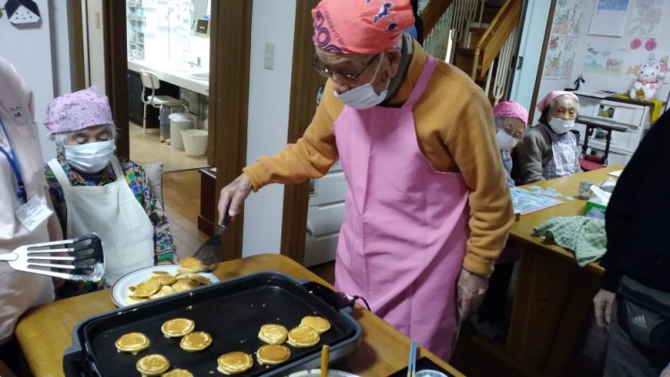 生地を焼いて頂きました！